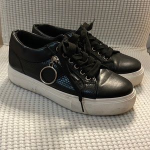 Side Zipper Sneaker